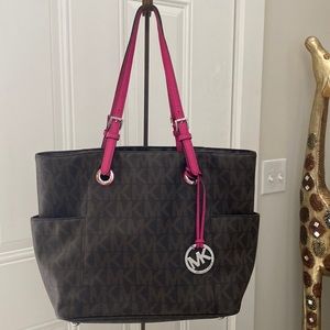 Michael Kors Medium Shoulder/Handbag.